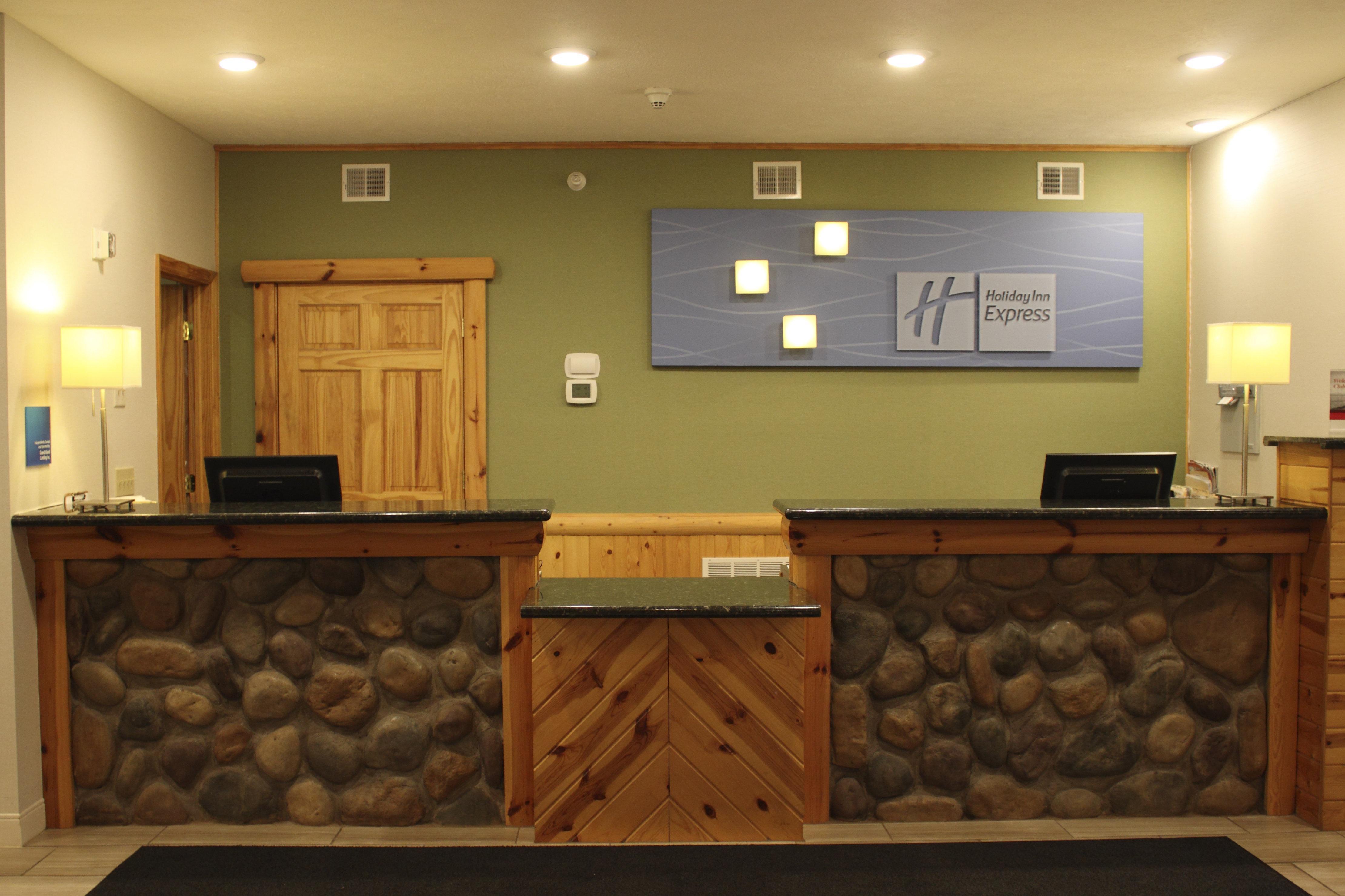 Holiday Inn Express Munising-Lakeview, An Ihg Hotel Buitenkant foto