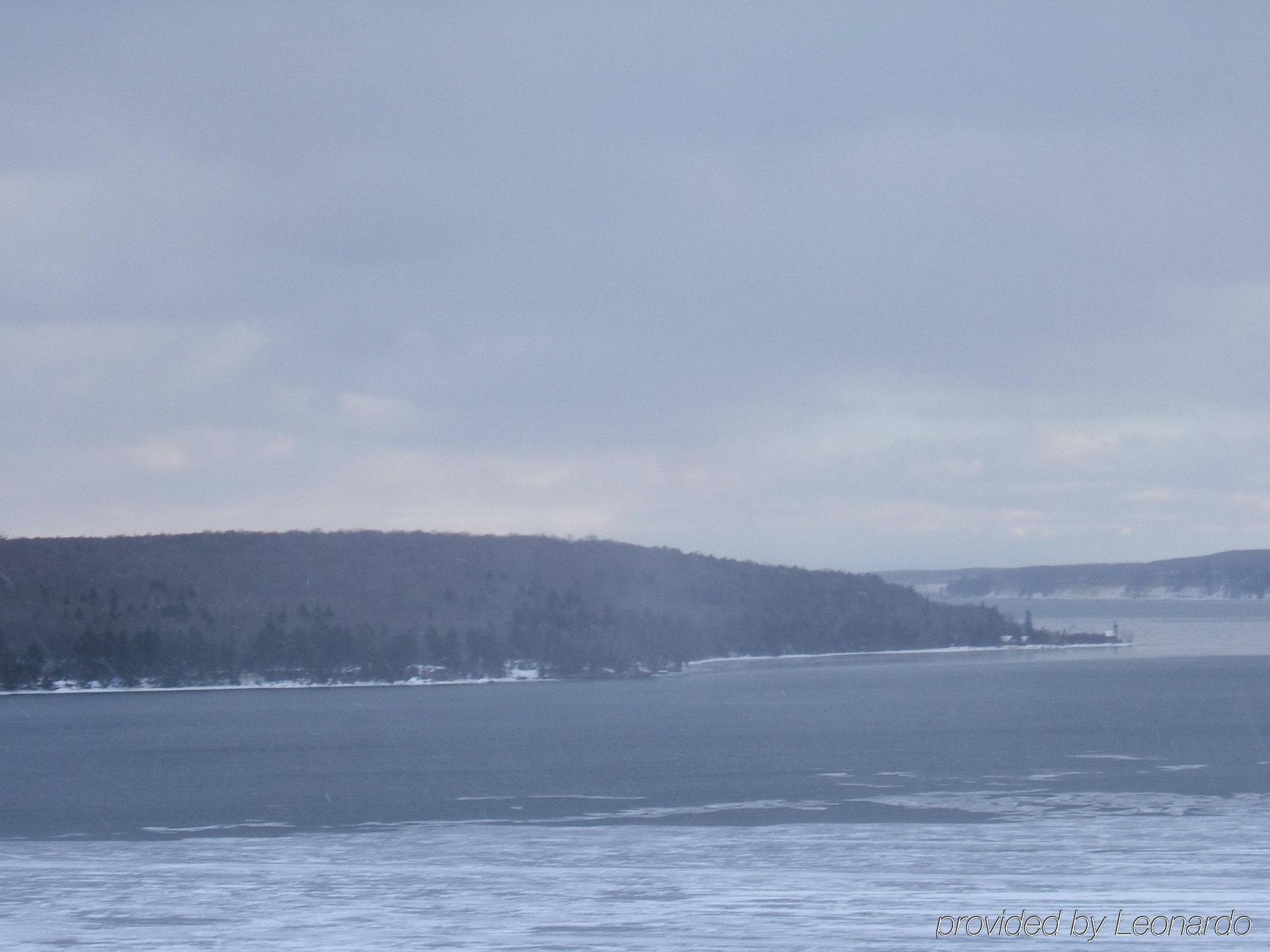 Holiday Inn Express Munising-Lakeview, An Ihg Hotel Buitenkant foto