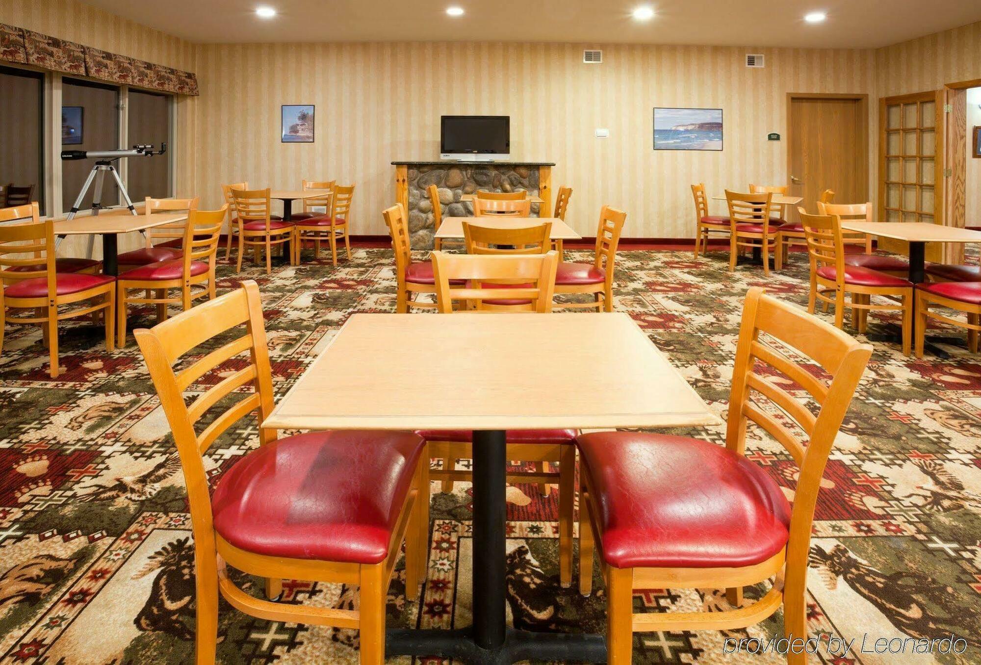 Holiday Inn Express Munising-Lakeview, An Ihg Hotel Buitenkant foto