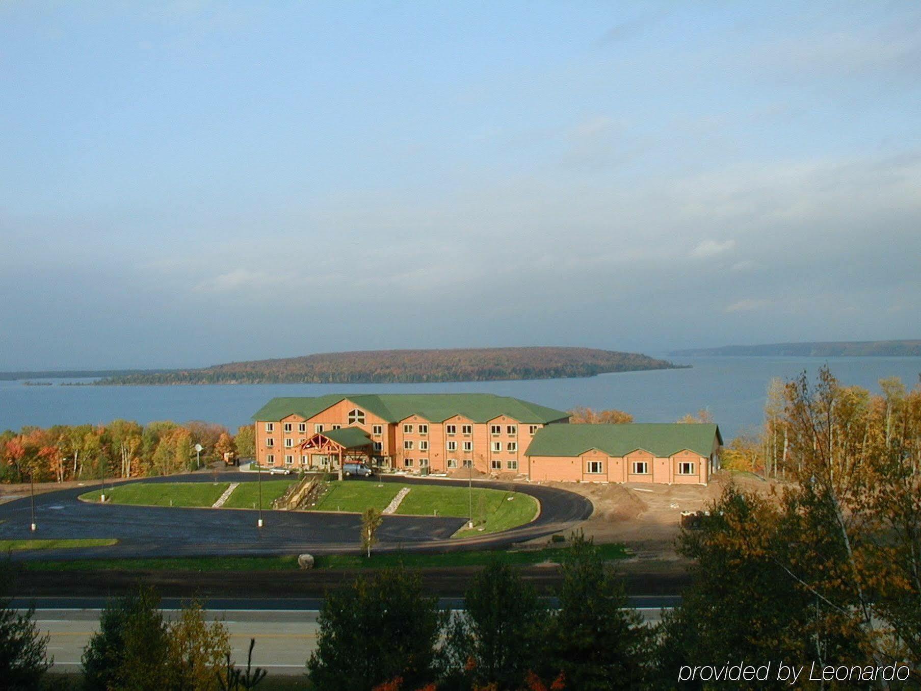 Holiday Inn Express Munising-Lakeview, An Ihg Hotel Buitenkant foto